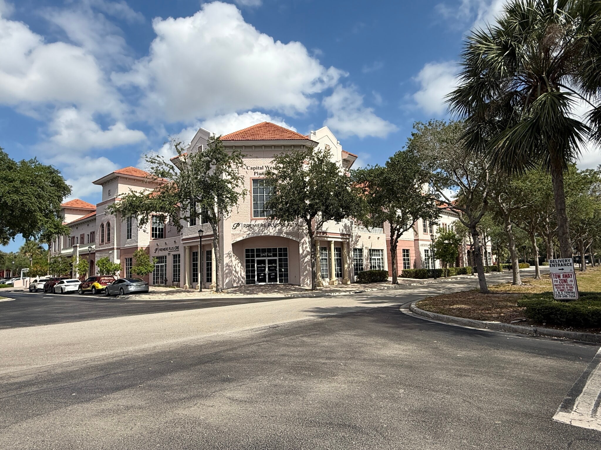 9015 Strada Stell Ct, Naples, FL for lease Building Photo- Image 1 of 9