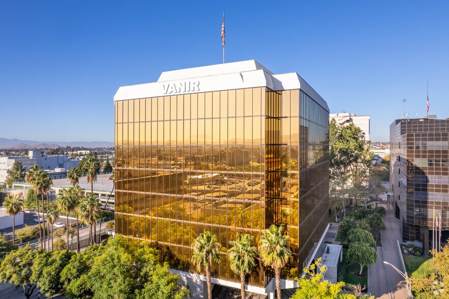 290 N D St, San Bernardino, CA à louer - Photo du bâtiment - Image 1 de 12