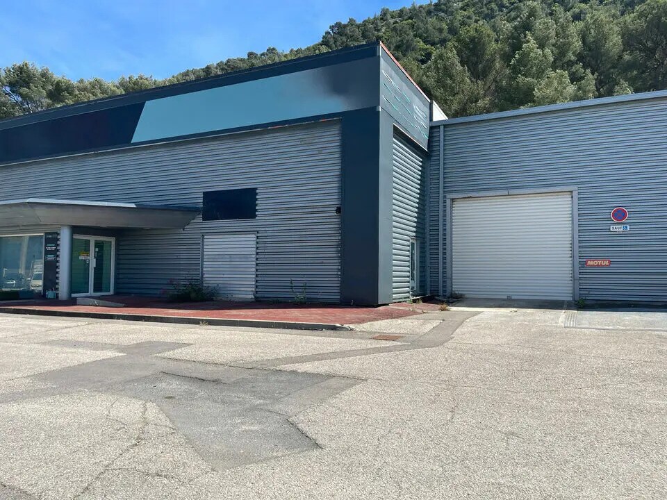 Flex in Gémenos for lease Building Photo- Image 1 of 4