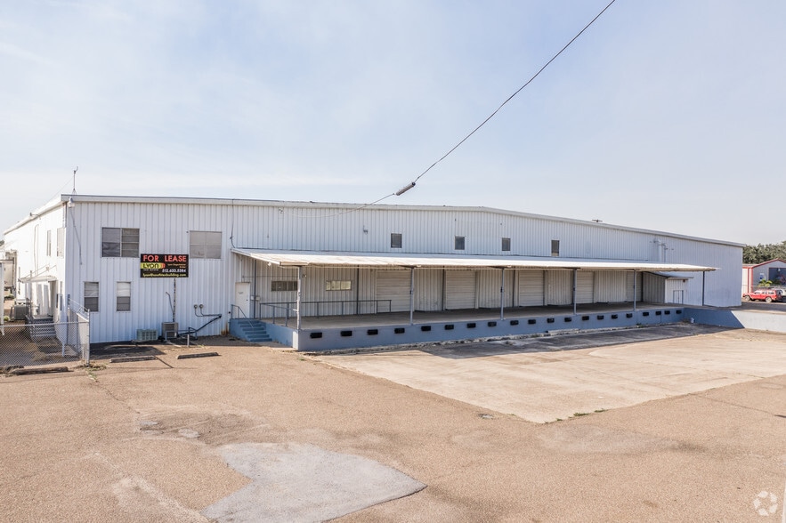 320 S Utah Ave, Weslaco, TX for lease - Primary Photo - Image 1 of 38