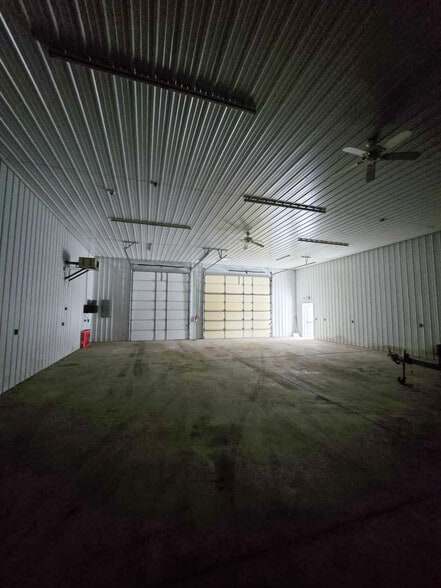 317 N Hunter Hwy, Drums, PA à louer - Photo du bâtiment - Image 3 de 6