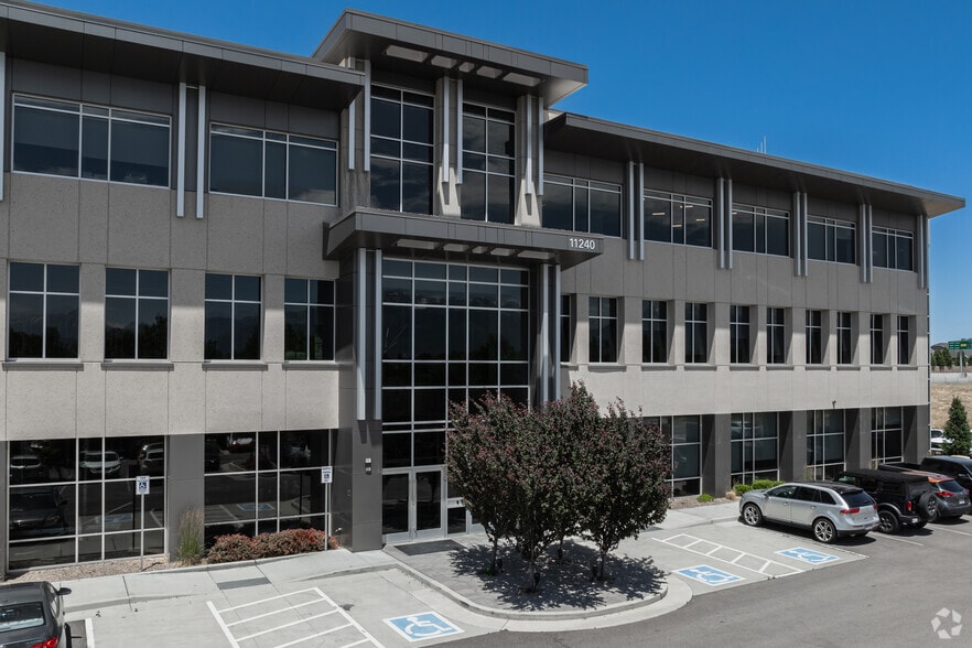 11240 S River Heights Dr, South Jordan, UT à louer - Photo du bâtiment - Image 2 de 19