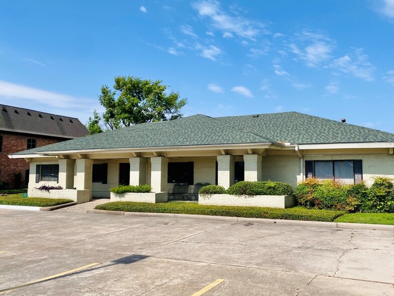 12623 Jones Rd, Houston, TX for sale - Building Photo - Image 2 of 11