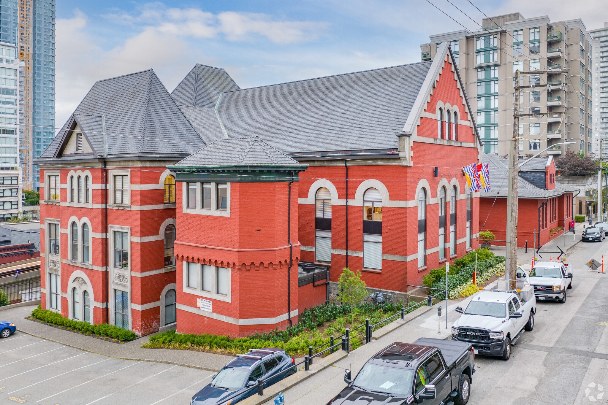 668 Carnarvon St, New Westminster, BC for lease Primary Photo- Image 1 of 4