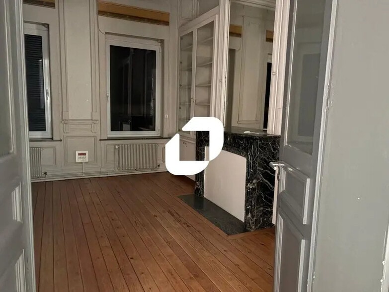 23 Rue Malus, Lille for sale - Interior Photo - Image 3 of 25