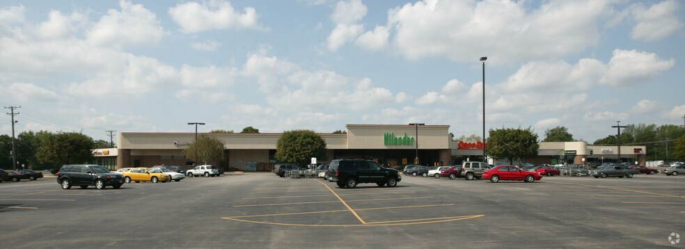 3702-3748 N Main St, Rockford, IL à louer - Photo principale - Image 1 de 6