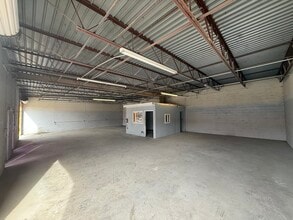 1229 Colorado Ln, Arlington, TX for lease Interior Photo- Image 2 of 5