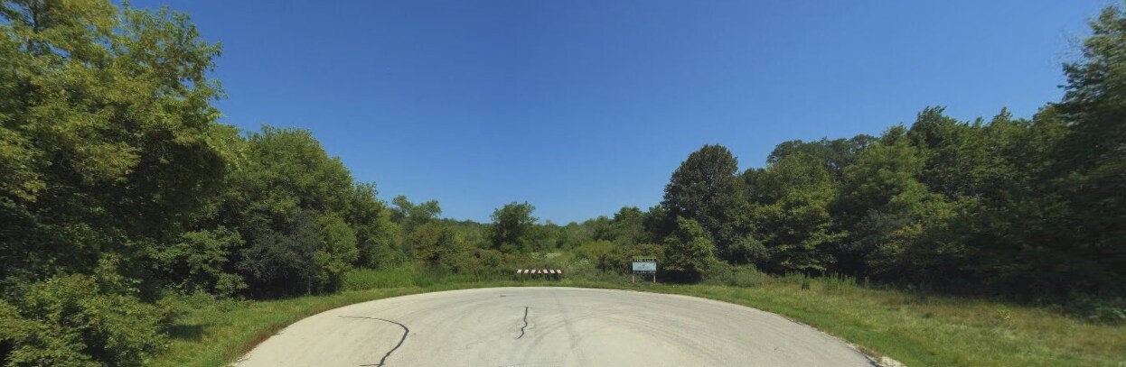 2450 W Minnesota Ave, Oak Creek, WI à vendre Photo du bâtiment- Image 1 de 4