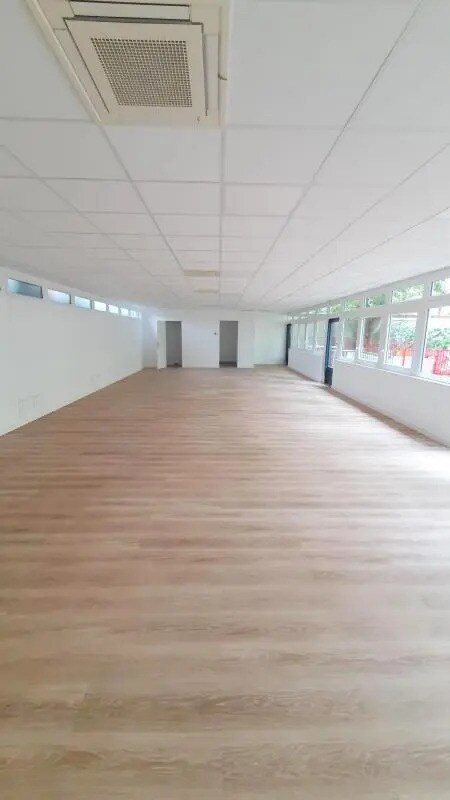 Bureau dans Versailles à louer Photo du bâtiment- Image 1 de 10