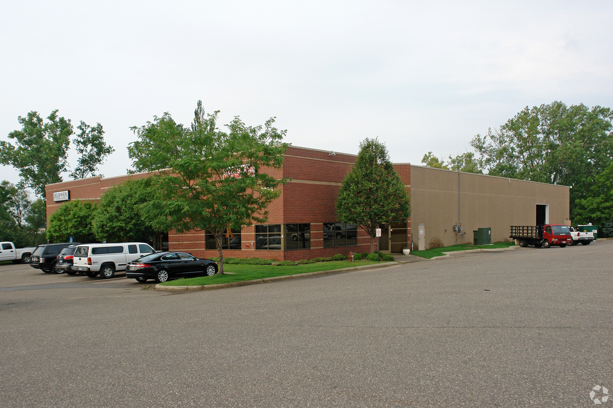 2655 N Cheshire Ln, Plymouth, MN à louer Photo du bâtiment- Image 1 de 6