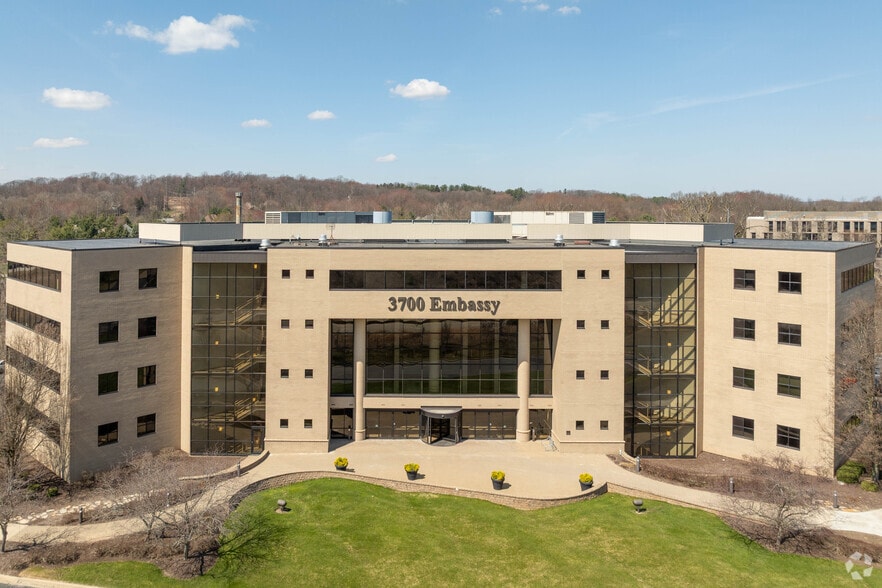 3700 Embassy Pky, Akron, OH for lease - Building Photo - Image 2 of 7