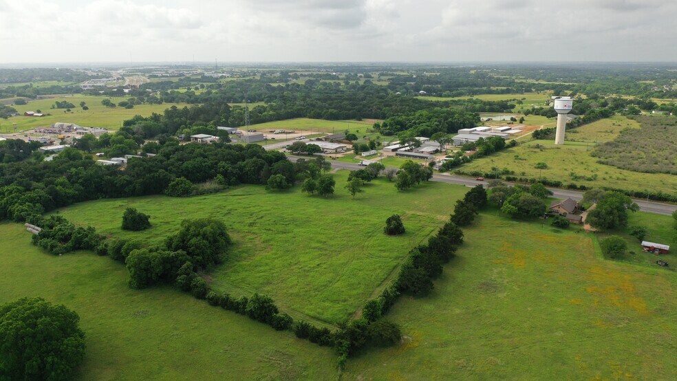 Hwy 290 W, Brenham, TX à vendre - Photo du bâtiment - Image 2 de 7