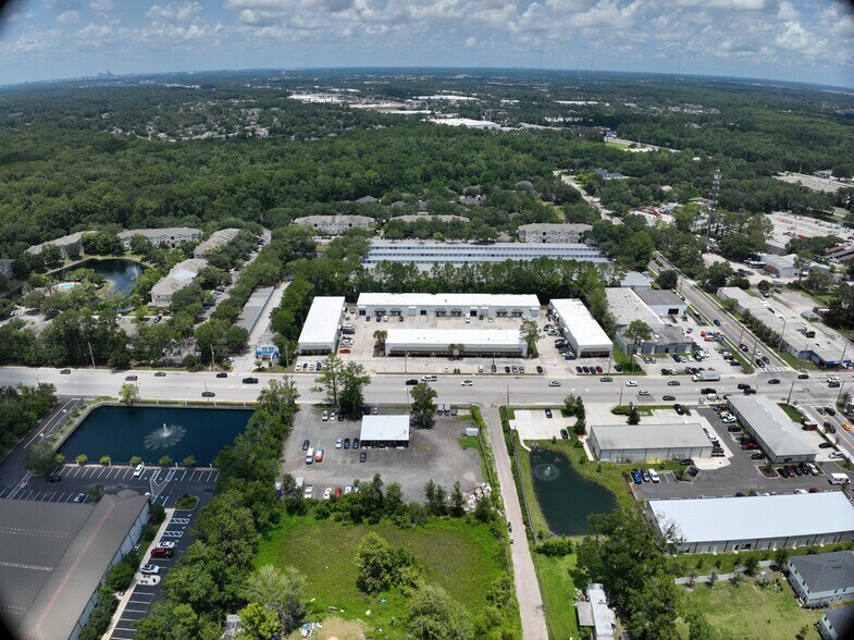 4949 Sunbeam Rd, Jacksonville, FL à louer - Communauté Matterport - Image 2 de 25