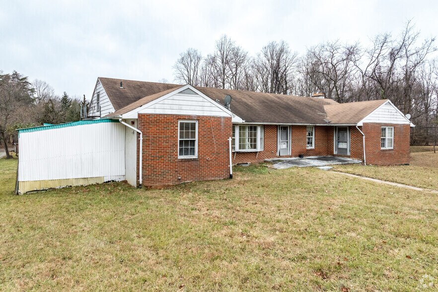 5621 Tricross Dr, Columbia, MD à louer - Photo du bâtiment - Image 2 de 4