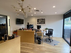 3575 Cahuenga Blvd W, Studio City, CA for lease Interior Photo- Image 2 of 8