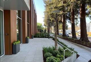 520 Almanor Ave, Sunnyvale, CA à louer Photo du bâtiment- Image 1 de 3