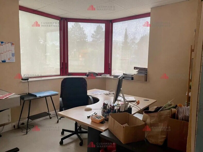 Office in Dijon for lease - Interior Photo - Image 3 of 4