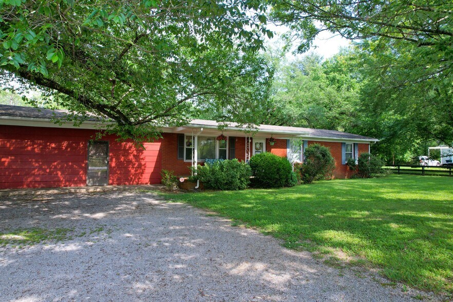 131 Kingwood Ln, Rockvale, TN à vendre - Photo du bâtiment - Image 2 de 9