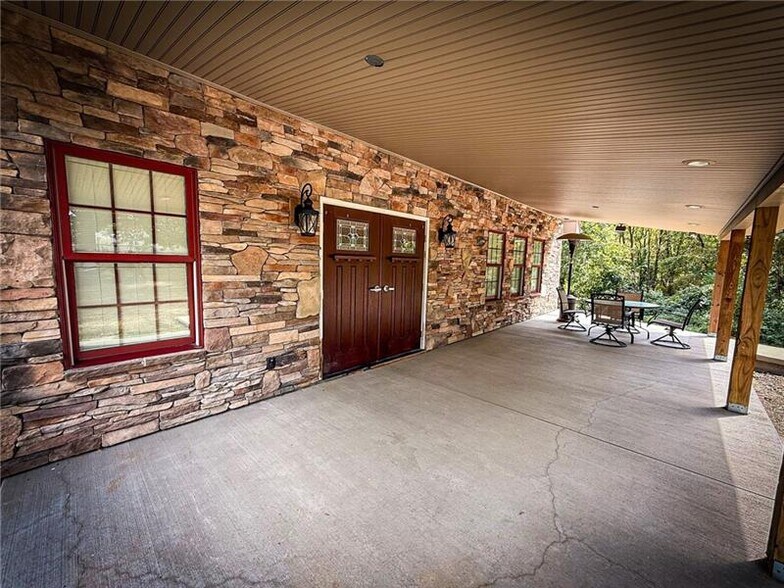 115 Dreher Farm Ln, Butler, PA à vendre - Photo du bâtiment - Image 2 de 9