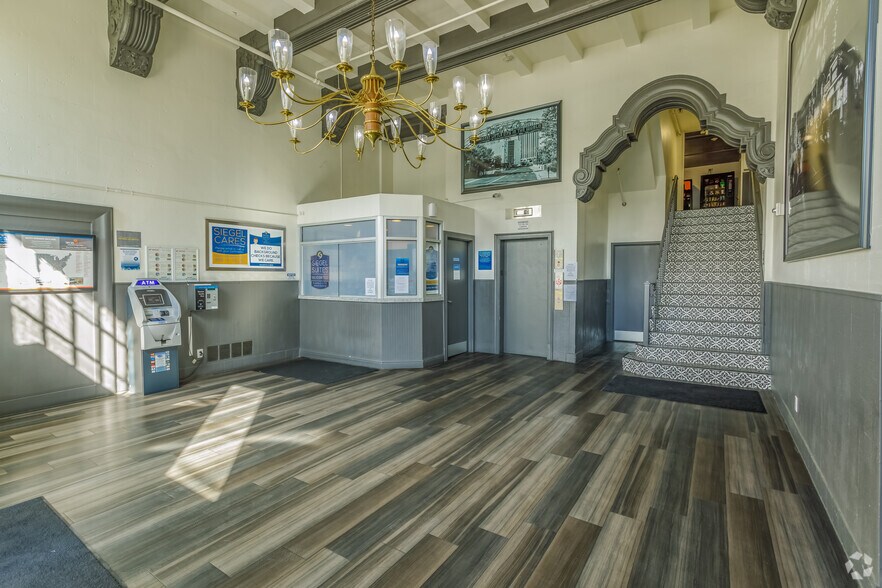 239 W 2nd St, Reno, NV for lease - Lobby - Image 2 of 12