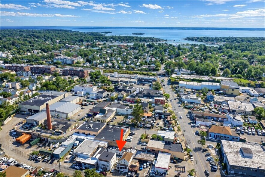 328 Northrup Ave, Mamaroneck, NY à louer - Photo du bâtiment - Image 2 de 20