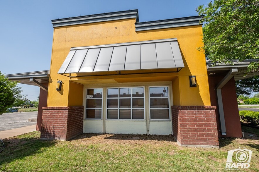 1425 N Chadbourne St, San Angelo, TX for sale - Building Photo - Image 3 of 5