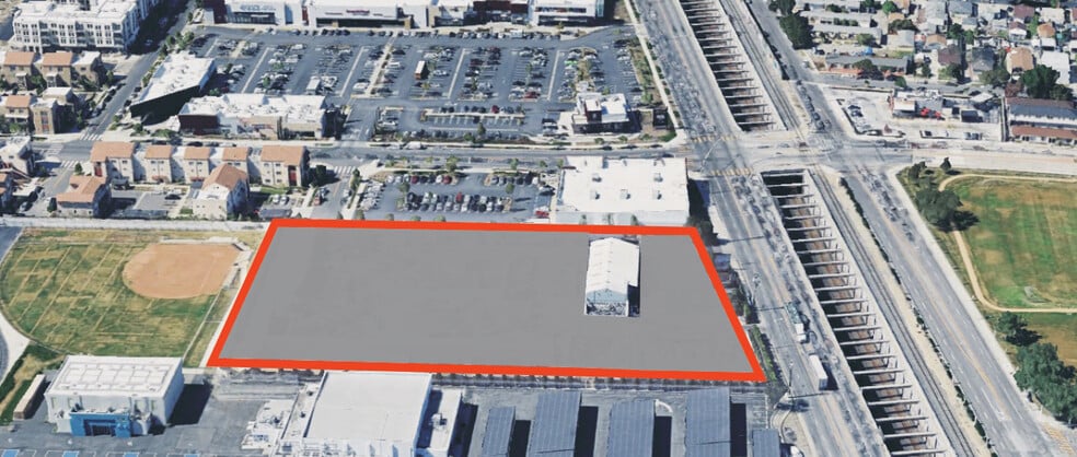 10019-10047 South Alameda Street, Los Angeles, CA for lease - Building Photo - Image 3 of 5