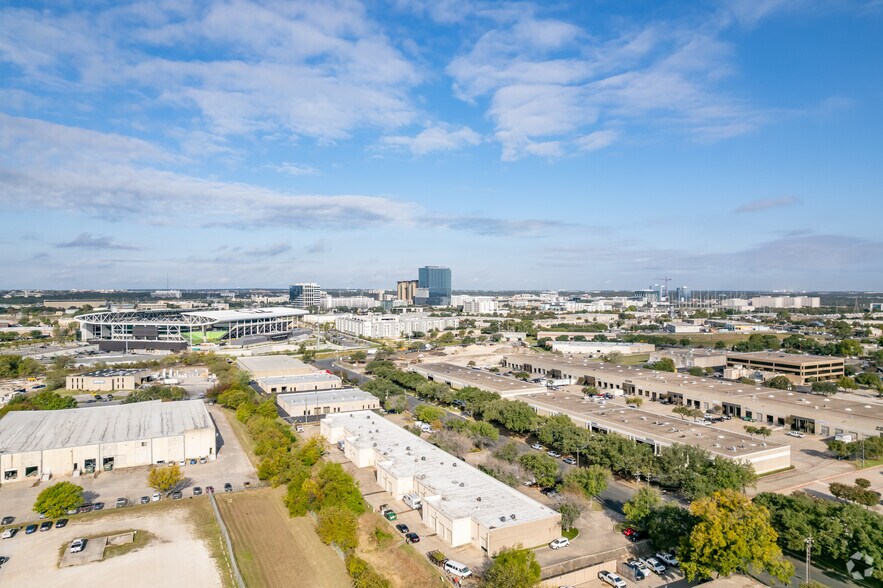 2201 Denton Dr, Austin, TX à louer - Aérien - Image 3 de 4