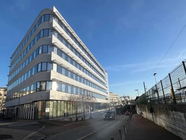 1 Rue Raoul Dautry, Ermont à louer - Photo du bâtiment - Image 3 de 38
