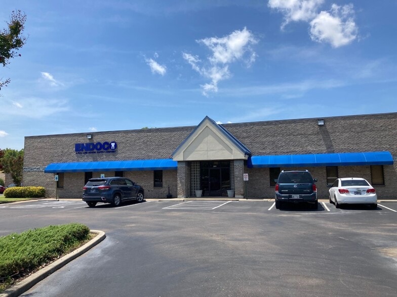 2099 Hillshire Cir, Memphis, TN for lease - Building Photo - Image 3 of 12