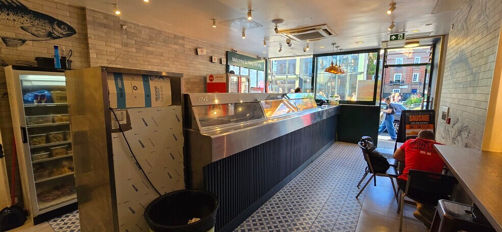 11 Fulham Broa, London for lease - Building Photo - Image 2 of 6