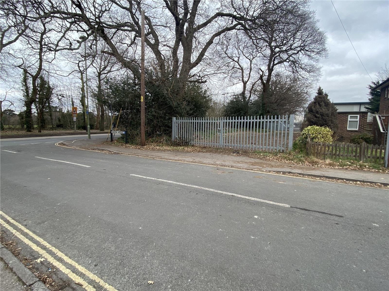 2 Verdon Av, Southampton for lease Building Photo- Image 1 of 6