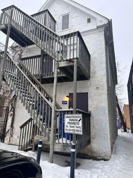 574 Ellice Av, Winnipeg, MB for sale - Building Photo - Image 2 of 39