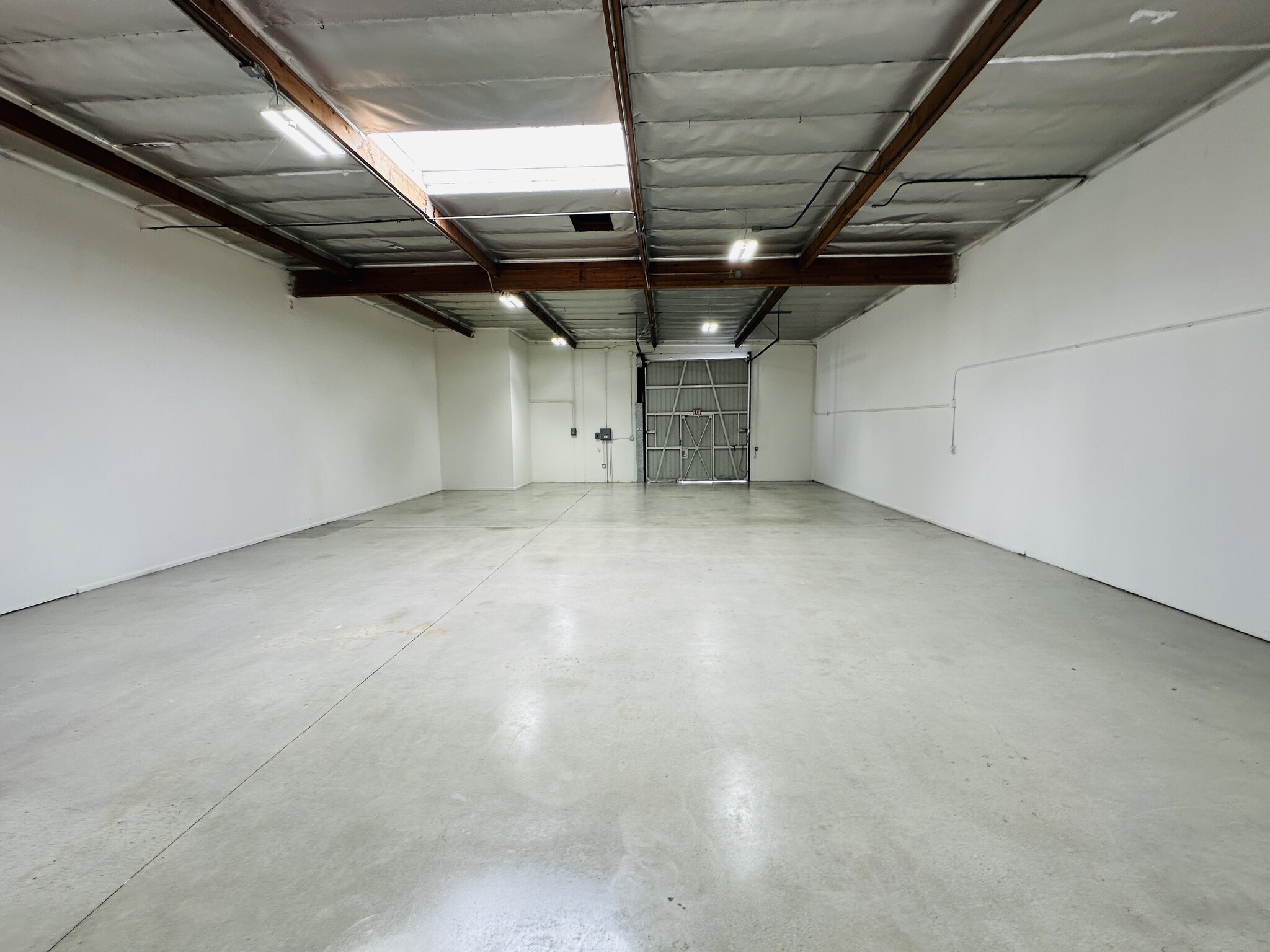 2700 S Main St, Santa Ana, CA à louer Photo intérieure- Image 1 de 13