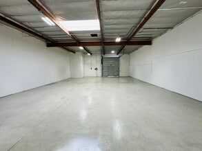 2700 S Main St, Santa Ana, CA à louer Photo intérieure- Image 1 de 13