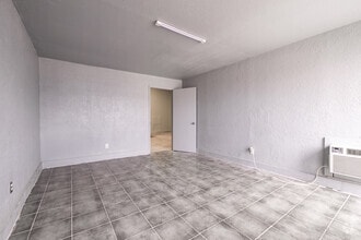 7676 N I-45, Houston, TX for lease Interior Photo- Image 1 of 5