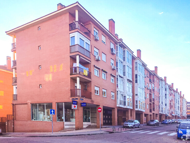 Retail in Madrid, MAD for lease - Primary Photo - Image 1 of 2