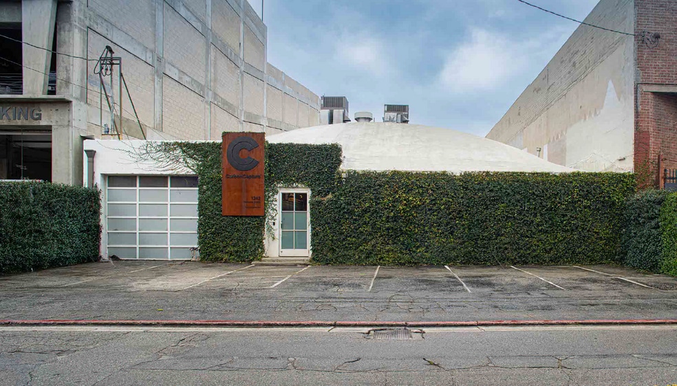 1242 Palmetto St, Los Angeles, CA for lease - Primary Photo - Image 1 of 8