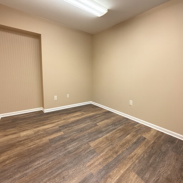 9876 Main St, Woodstock, GA à louer - Photo du bâtiment - Image 2 de 8