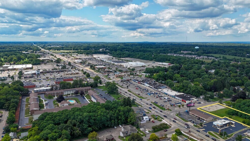 520 Piccadilly rd, Kalamazoo, MI à louer - Photo du bâtiment - Image 2 de 2