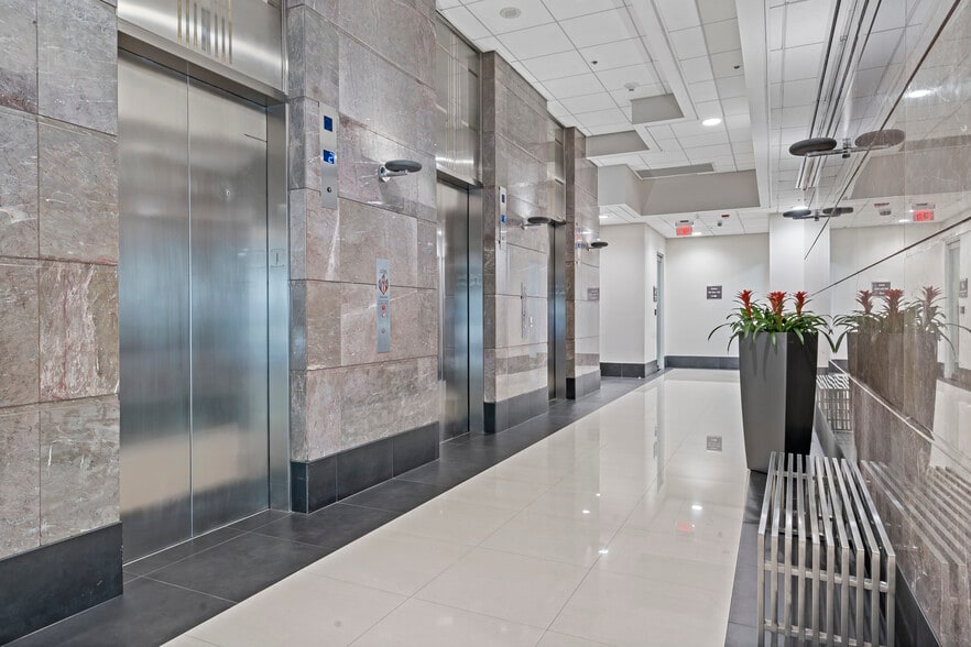 3400 Lakeside Dr, Miramar, FL for lease - Interior Photo - Image 2 of 10