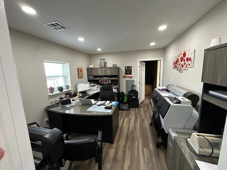 10830 Canal St, Seminole, FL for lease - Building Photo - Image 2 of 7