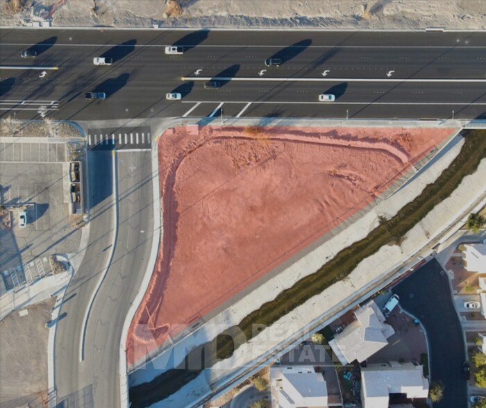 5986-6001 E Russell Rd, Henderson, NV à vendre - Aérien - Image 2 de 3