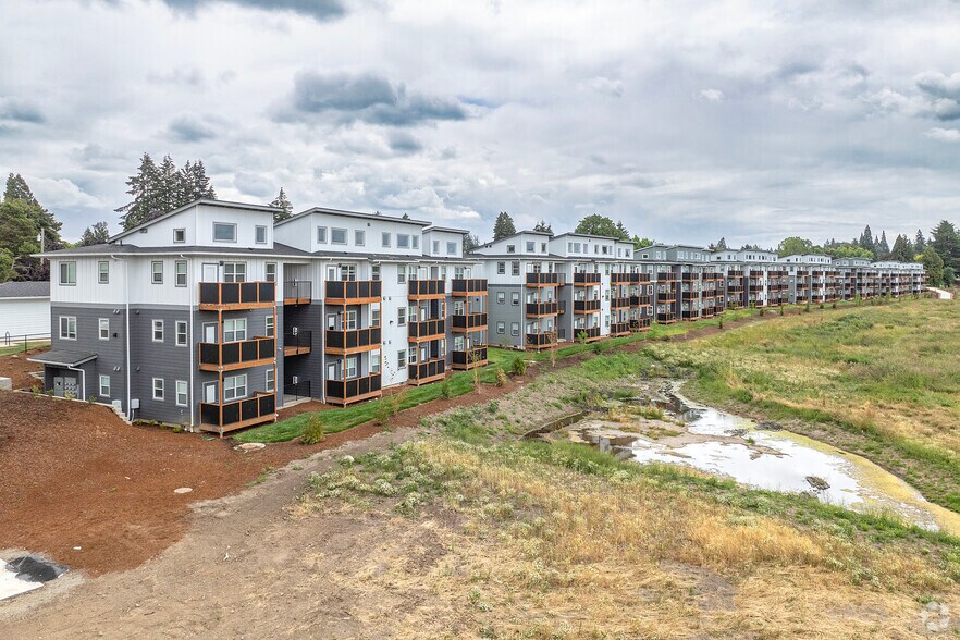 4853 Verda Ln NE, Keizer, OR à vendre - Photo du bâtiment - Image 3 de 37