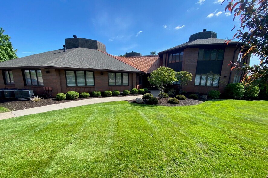 1177 S Main St, North Canton, OH à louer - Photo du bâtiment - Image 1 de 7