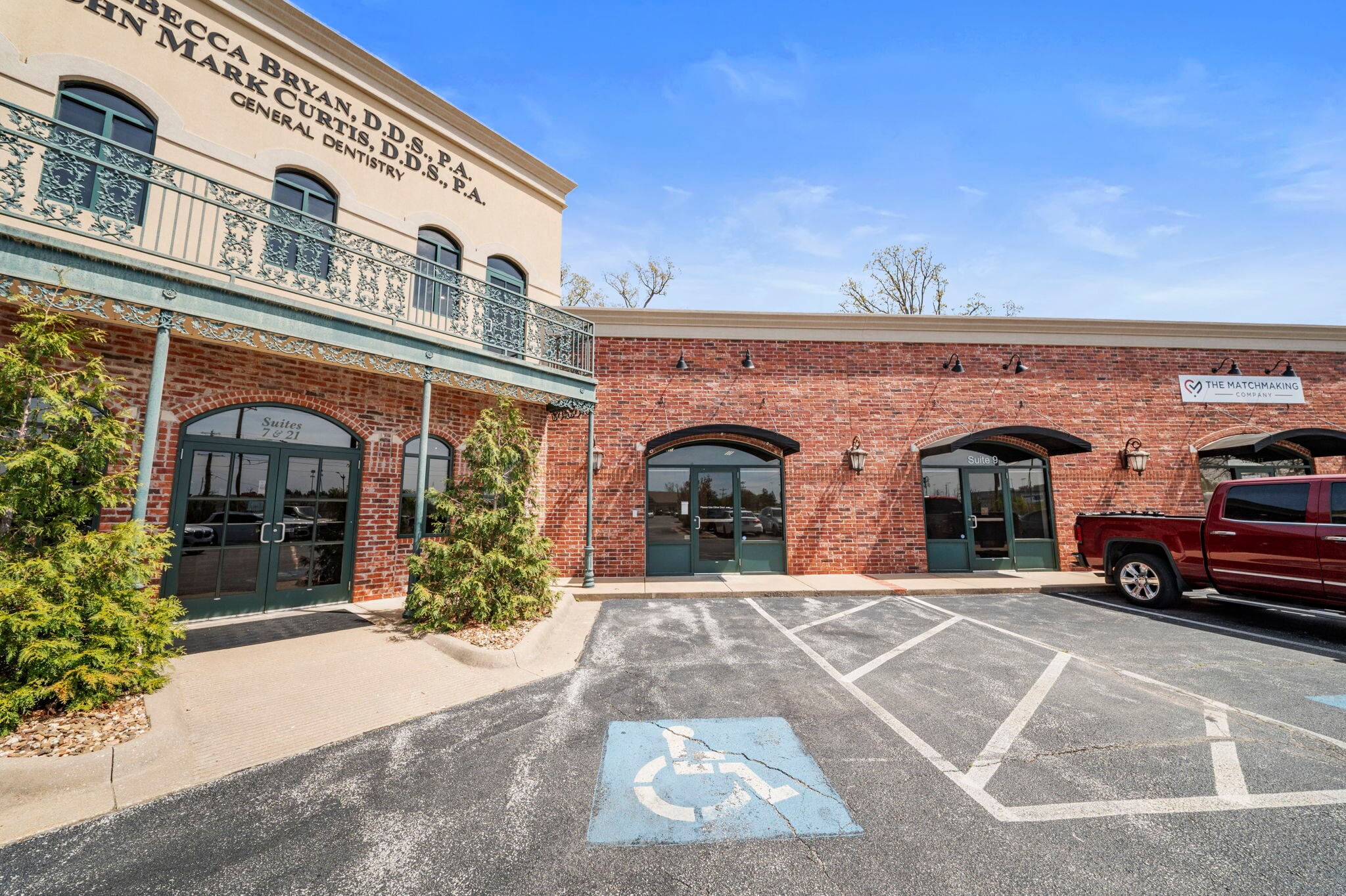 1001 SE 28th St, Bentonville, AR for lease Interior Photo- Image 1 of 13