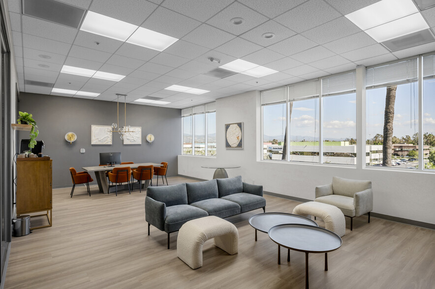 10 Corporate Park, Irvine, CA à louer - Num risation 3D de Matterport - Image 2 de 14