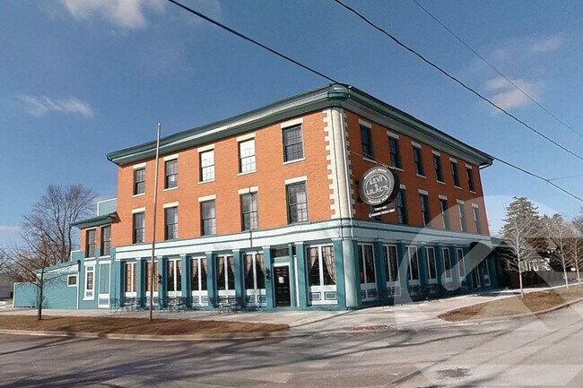 More details for 301 River Rd, Maumee, OH - Retail for Sale