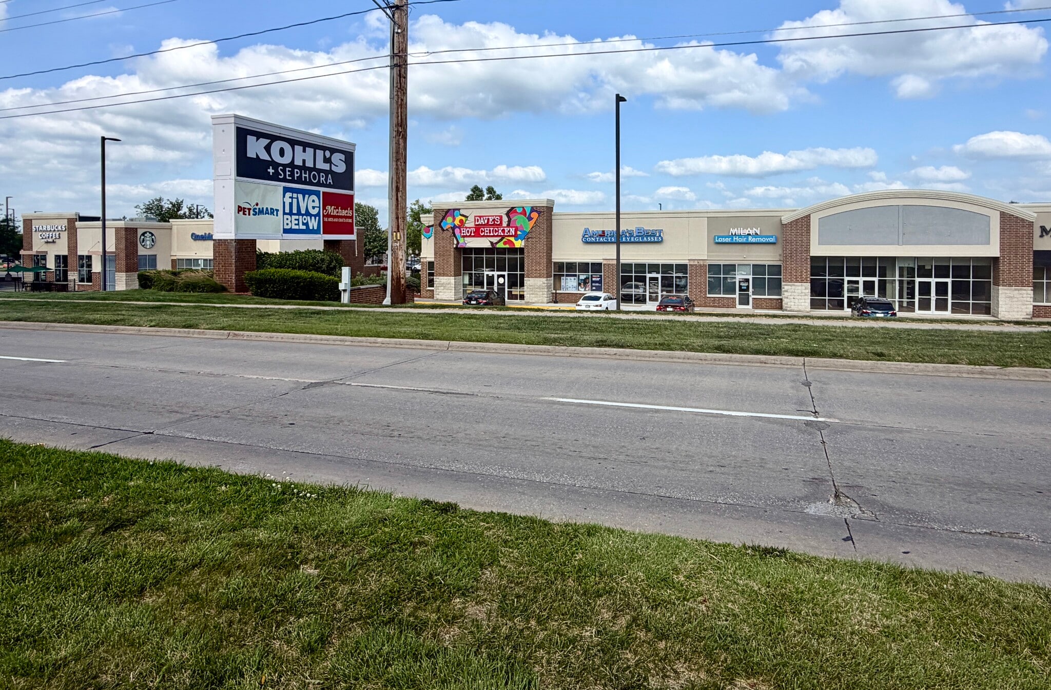 1805 SE Delaware Ave, Ankeny, IA for lease Building Photo- Image 1 of 24