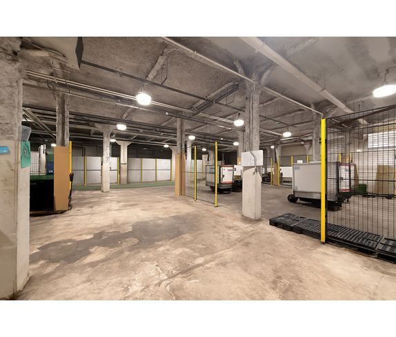 Industrial in Paris for lease - Interior Photo - Image 1 of 6